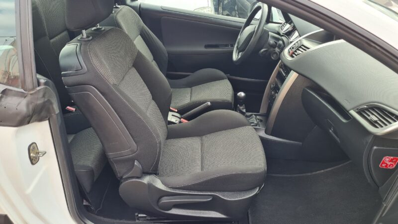 PEUGEOT 207 CC 2011