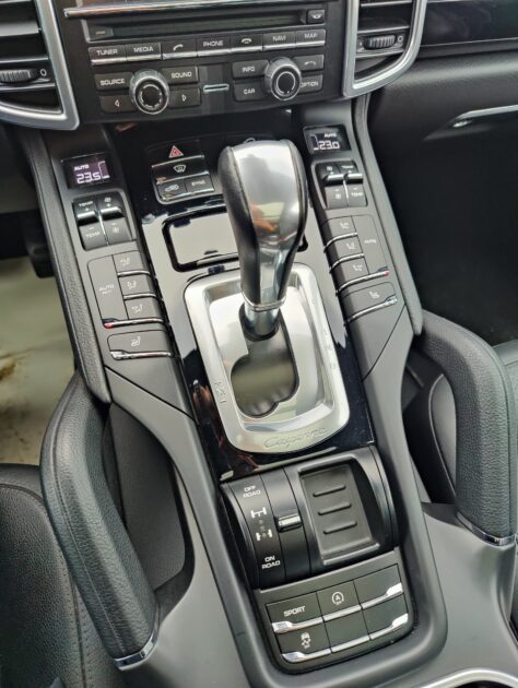 PORSCHE CAYENNE 3.0 245 PLATINIUM EDITION SUIVI PORSCHE