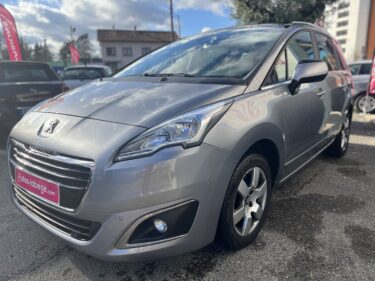PEUGEOT 5008 2017