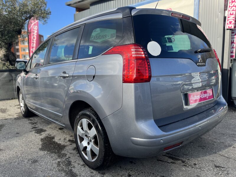 PEUGEOT 5008 2017