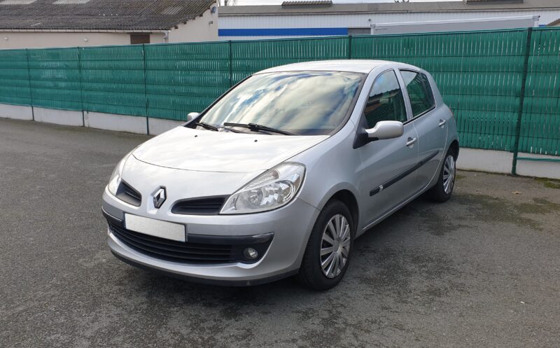 RENAULT CLIO III 1.5 dCi Authentique 68cv