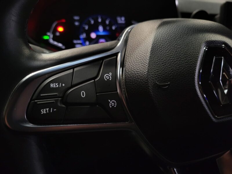 RENAULT CLIO V 90 CV INTENS SIEGE ET VOLANT CHAUFFANT