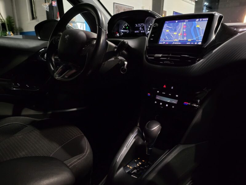 PEUGEOT 208 1.2 THP 110cv TECH EDITION, Caméra , Park assist