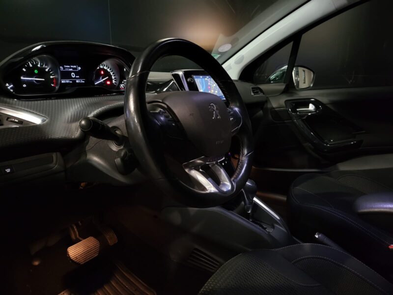 PEUGEOT 208 1.2 THP 110cv TECH EDITION, Caméra , Park assist