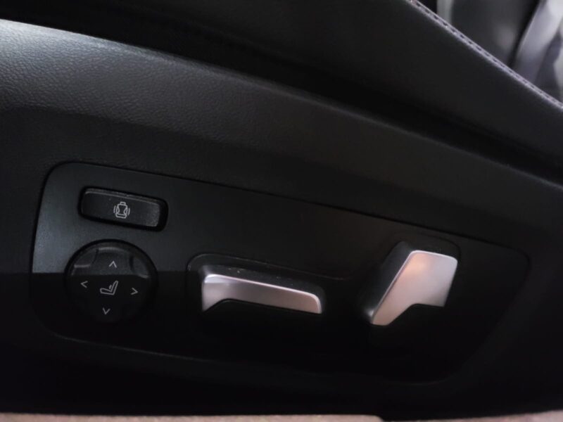 BMW Série 3 330eA 292ch M Sport Full Options