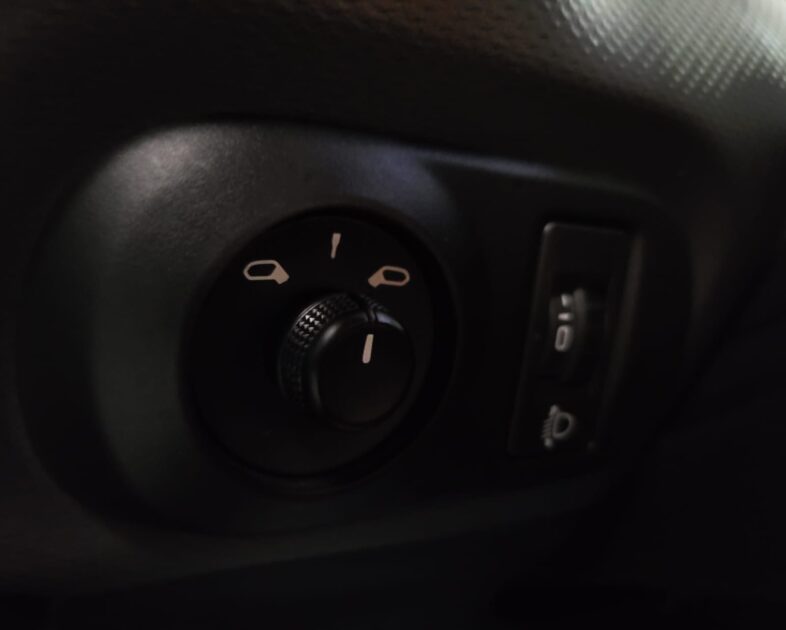 CITROEN C4 C4 CACTUS 1.6 BlueHDi 100cv SHINE BVM6 CAMERA AIR BUMP