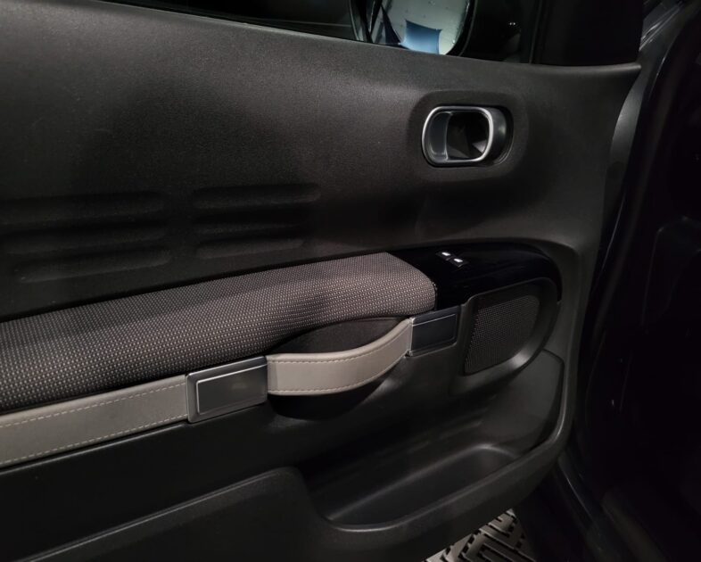 CITROEN C4 C4 CACTUS 1.6 BlueHDi 100cv SHINE BVM6 CAMERA AIR BUMP