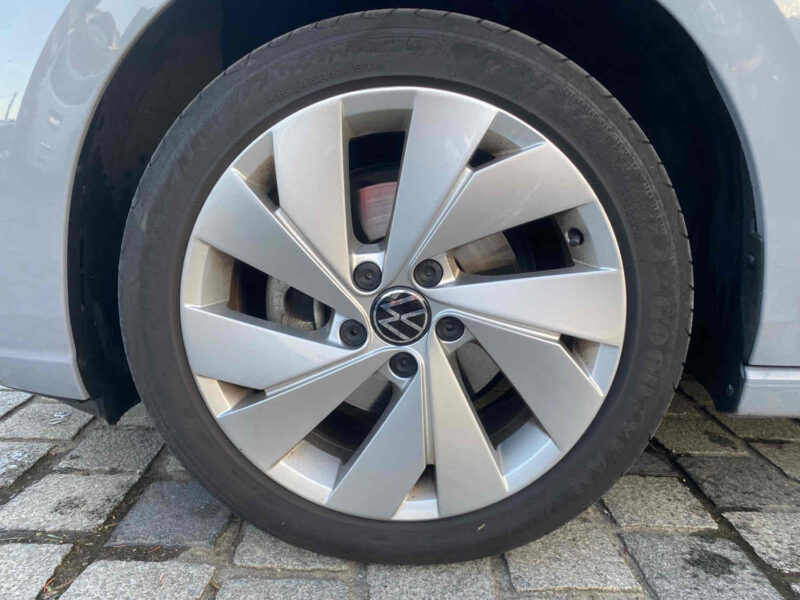 VOLKSWAGEN GOLF VIII 2020