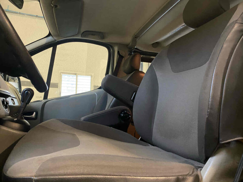 RENAULT TRAFIC II  2010