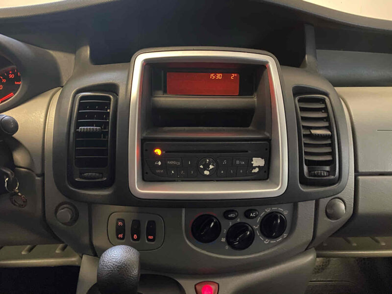 RENAULT TRAFIC II  2010