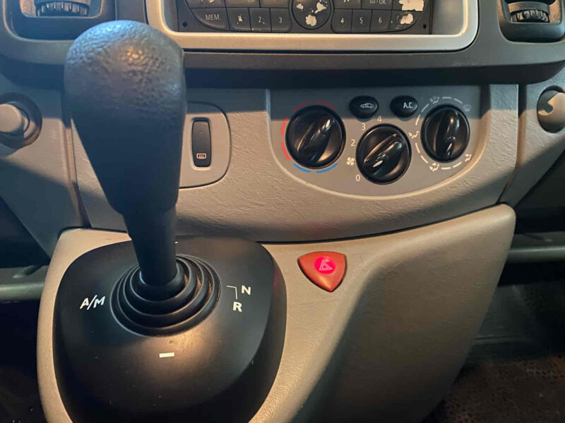 RENAULT TRAFIC II  2010