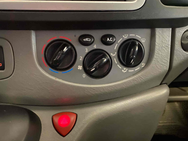 RENAULT TRAFIC II  2010