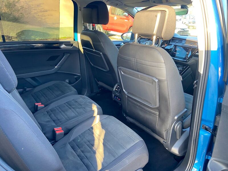 VOLKSWAGEN TOURAN TSI 150 R LINE DSG