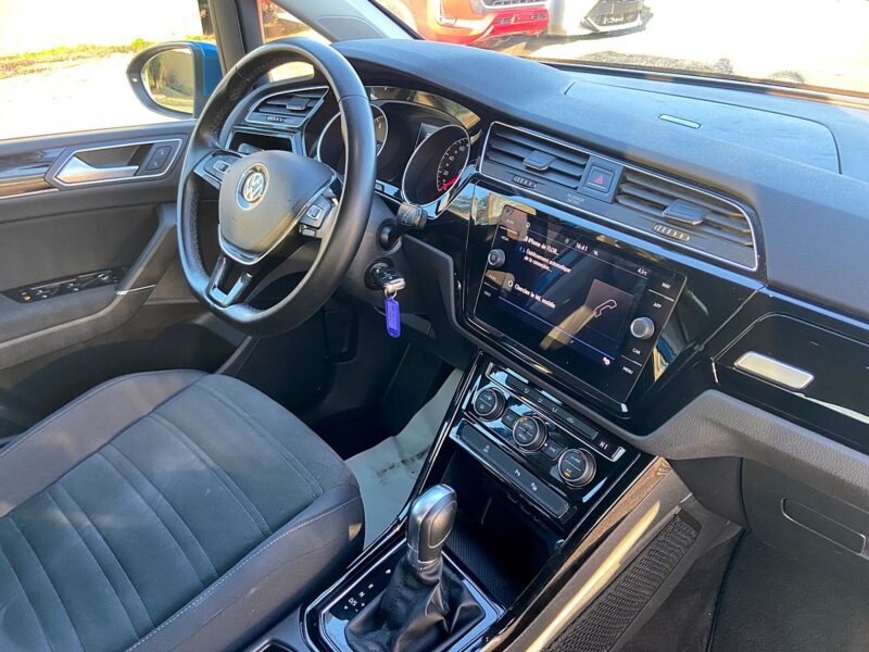 VOLKSWAGEN TOURAN TSI 150 R LINE DSG