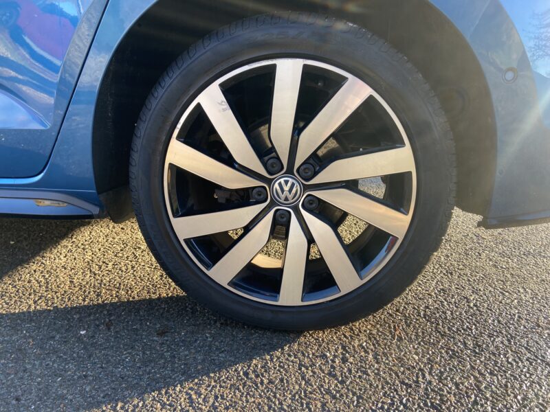 VOLKSWAGEN TOURAN TSI 150 R LINE DSG