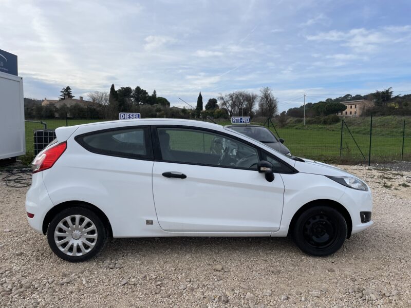 FORD Fiesta VI Phase 2 Van 1.5 TDCi 75 cv (Commercial)