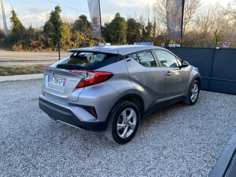 TOYOTA C-HR 2017