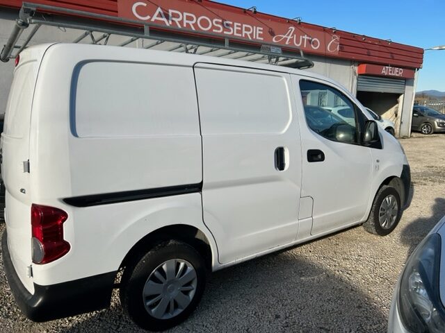 NISSAN NV200 2015