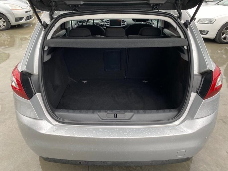 PEUGEOT 308 1.6 BlueHDi 120 S&S Business Pack