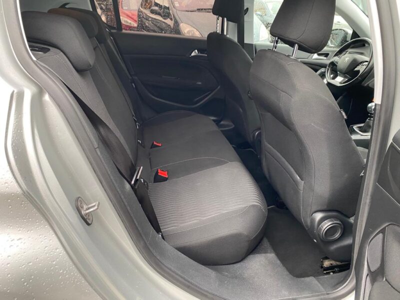 PEUGEOT 308 1.6 BlueHDi 120 S&S Business Pack