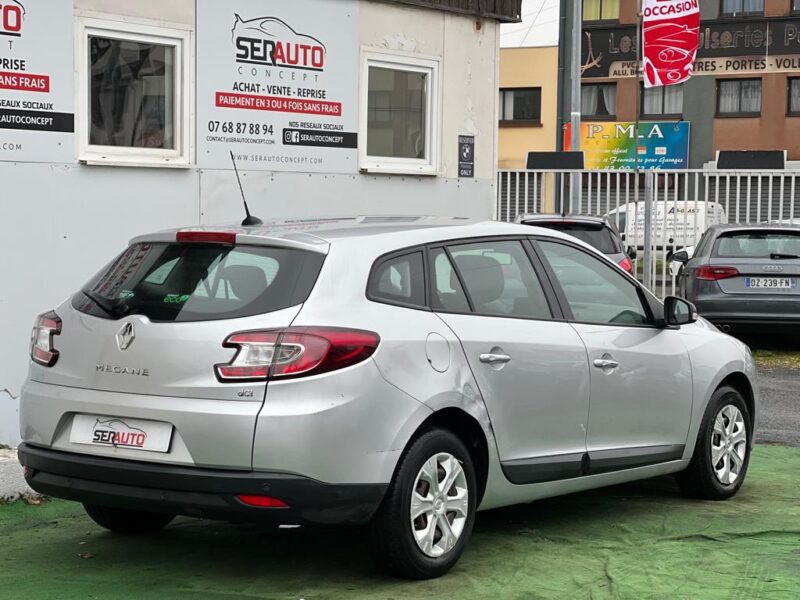 RENAULT MEGANE III ESTATE  2011