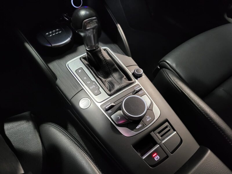 AUDI A3 Sportback E-Tron 204 cv DESIGN LUXE CAMERA / PARK ASSYST