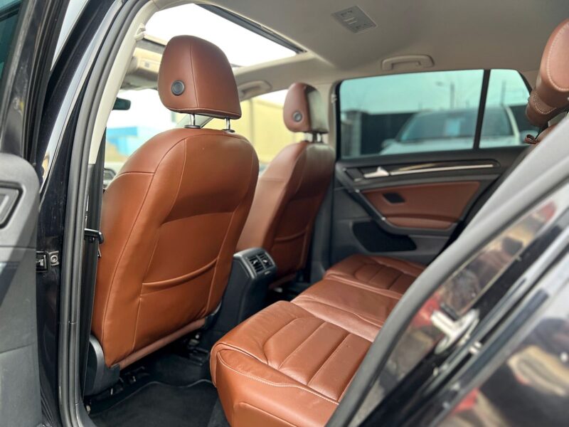 VOLKSWAGEN GOLF VII 2016