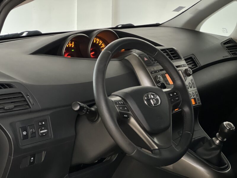 TOYOTA VERSO LIFE 1.8 7Places 147CH