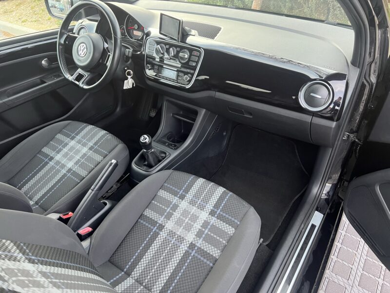VOLKSWAGEN UP CLUB 1.0 60cv 