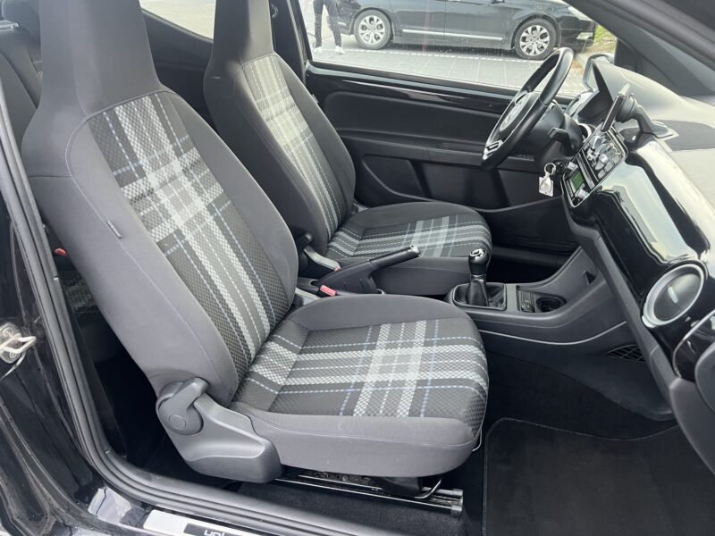 VOLKSWAGEN UP CLUB 1.0 60cv 