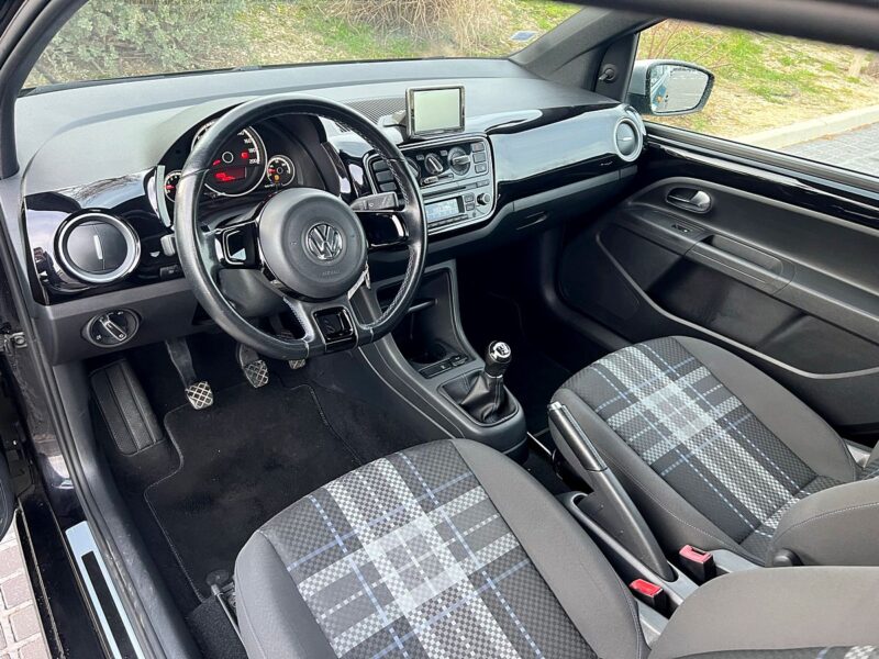 VOLKSWAGEN UP CLUB 1.0 60cv 