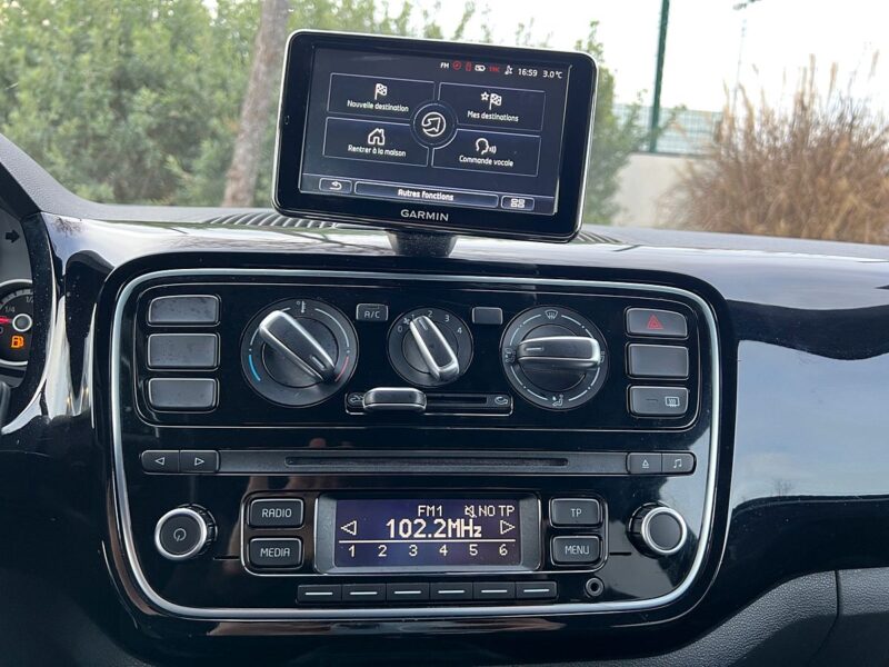 VOLKSWAGEN UP CLUB 1.0 60cv 