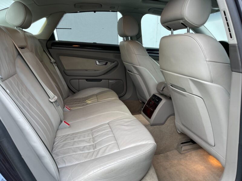AUDI A8 2004