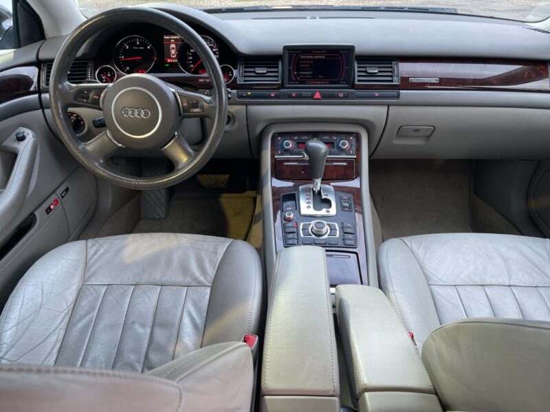 AUDI A8 2004