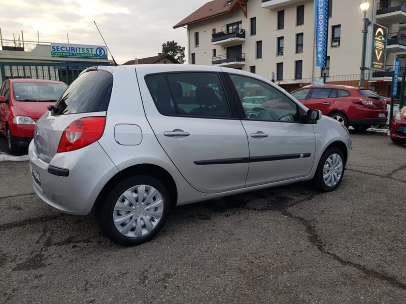 RENAULT CLIO III 1.2i 16V 75CV DYNAMIQUE