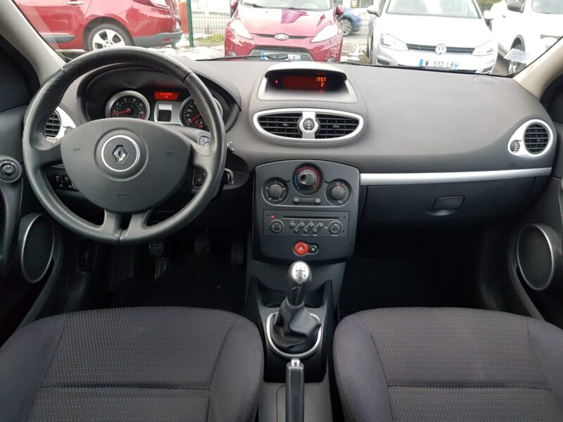 RENAULT CLIO III 1.2i 16V 75CV DYNAMIQUE