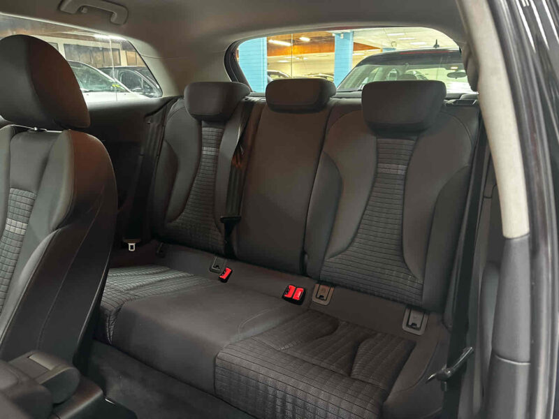 AUDI A3 1.6 TDI 110 BVM6 Ambition