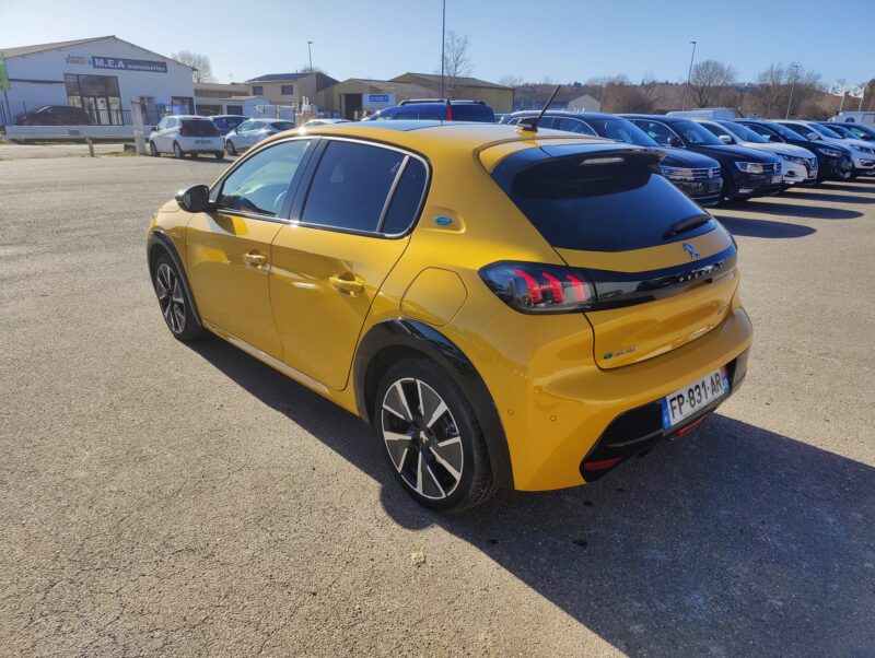 PEUGEOT 208 II e-208 136cv GT LINE GARANTIE 2 ANS