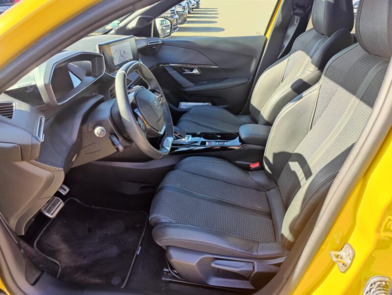 PEUGEOT 208 II e-208 136cv GT LINE GARANTIE 2 ANS