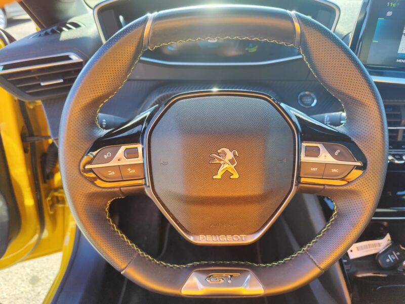 PEUGEOT 208 II e-208 136cv GT LINE GARANTIE 2 ANS