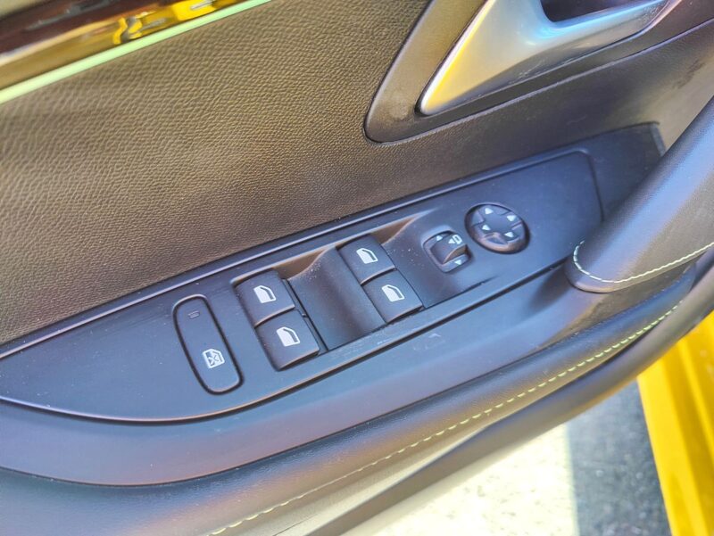 PEUGEOT 208 II e-208 136cv GT LINE GARANTIE 2 ANS