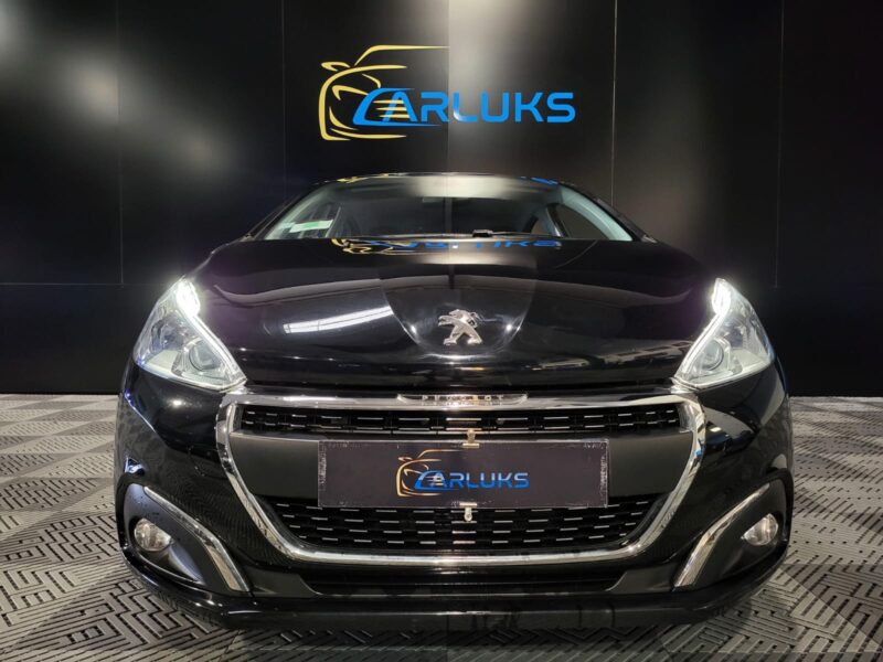 PEUGEOT 208 1.2 PureTech 82cv SIGANTURE REGULATEUR / CARPLAY