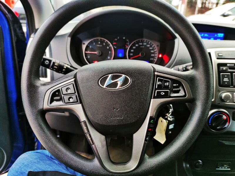 HYUNDAI i20 I 2013