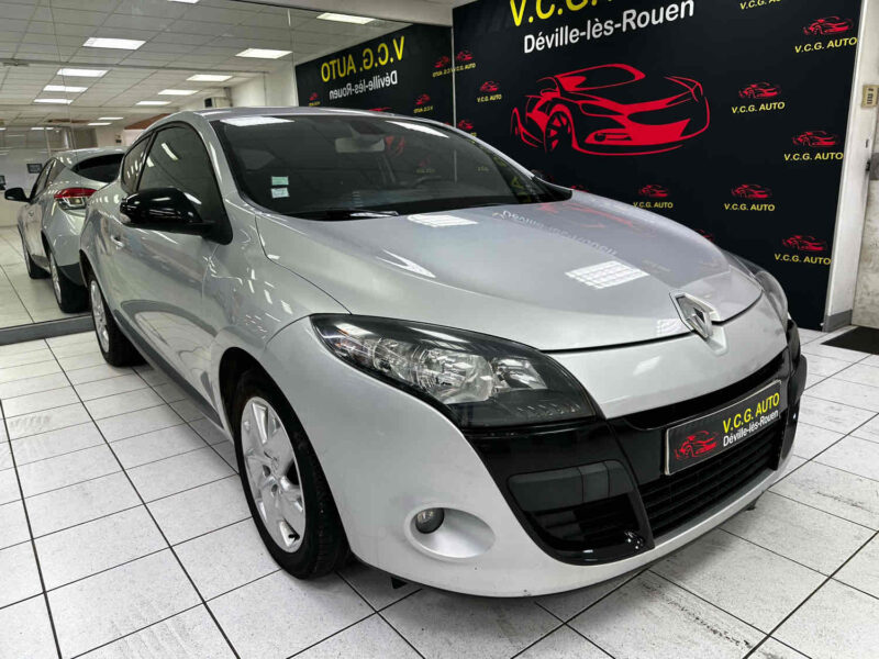 RENAULT MEGANE III Coupé 1.5 dCi 110 EDC Dynamique