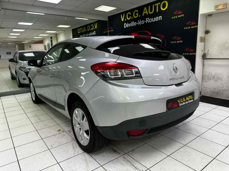 RENAULT MEGANE III Coupé 1.5 dCi 110 EDC Dynamique