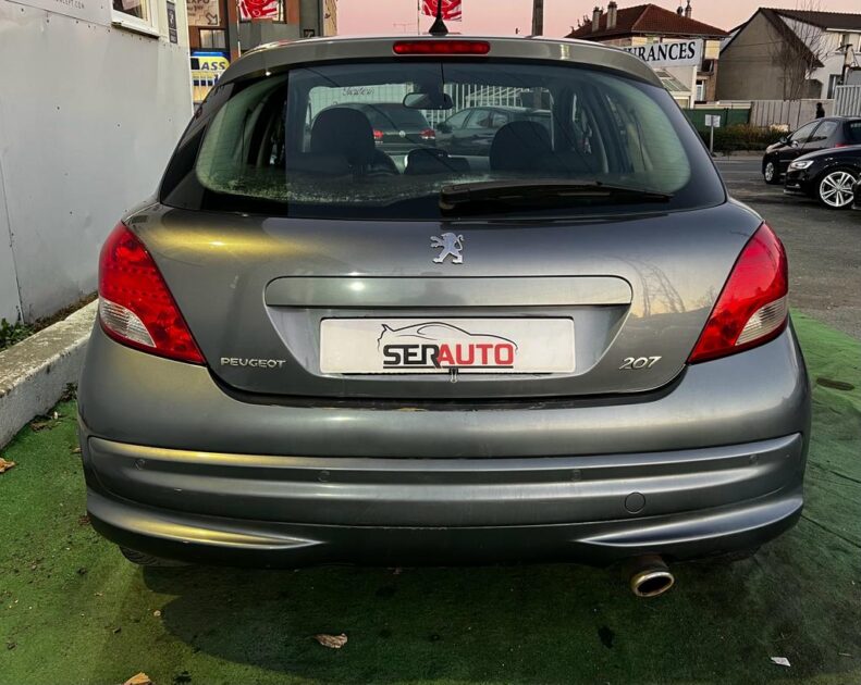PEUGEOT 207 2010