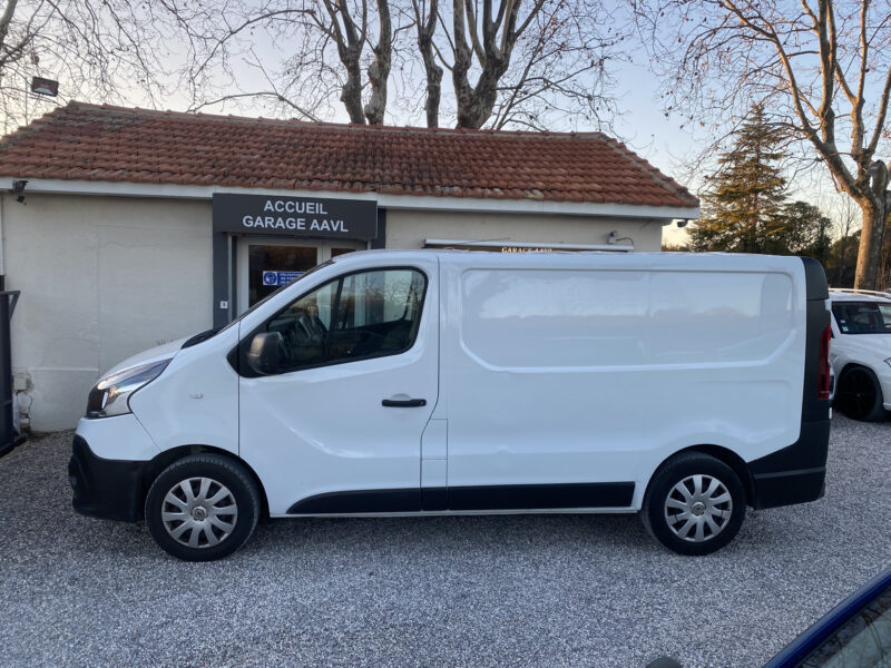 RENAULT TRAFIC III Camionnette 2016