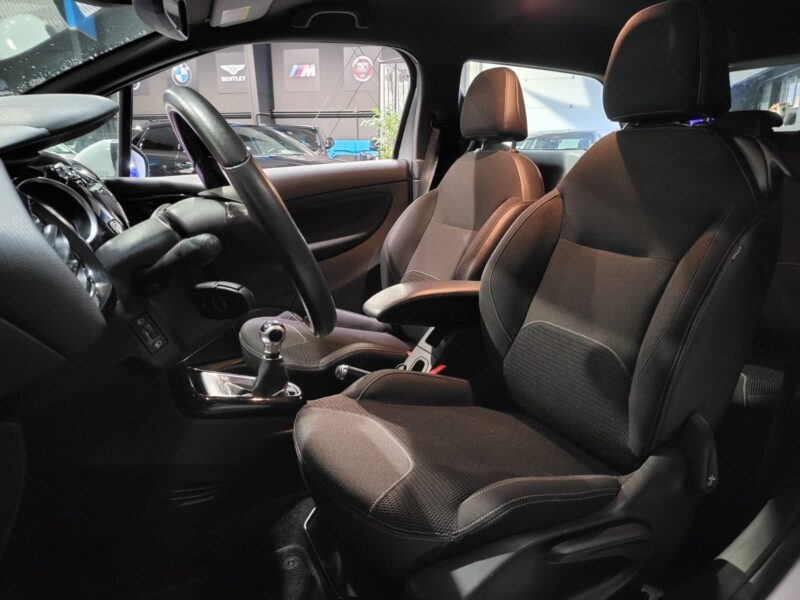 DS3 1.2 PURETECH 82cv SO CHIC Apple carplay