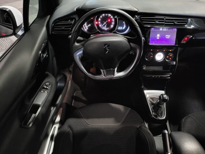 DS3 1.2 PURETECH 82cv SO CHIC Apple carplay