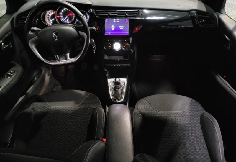 DS3 1.2 PURETECH 82cv SO CHIC Apple carplay